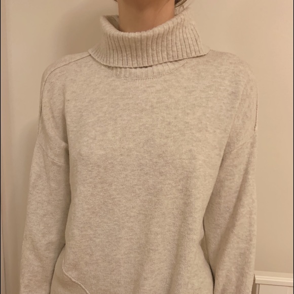 grey cozy turtle neck sweater ❄️ - Picture 2 of 3